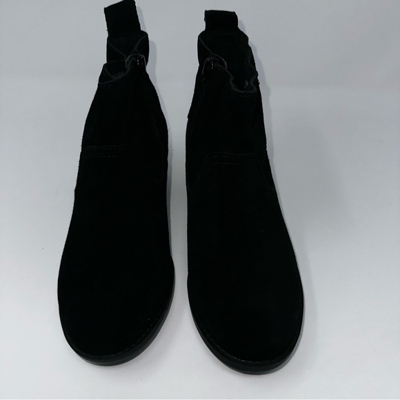 NWOB Vionic Joy Vera Black Suede Water-Resistant Orthotic Ankle Boots Booties 6 - Picture 3 of 12